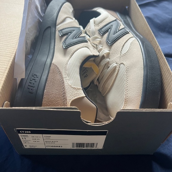 Just IN! New in the box New Balance shoes; Men's size 11; New w/ tags on the box - Picture 5 of 5